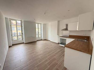 Location Appartement 2 pièces MARSEILLE-2EME-ARRONDISSEMENT 13002
