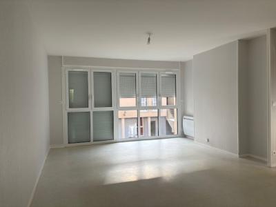 photo For rent Apartment CHATRE 36