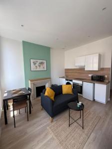 photo For rent Apartment MARSEILLE-2EME-ARRONDISSEMENT 13