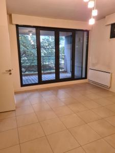 Location Appartement 2 pièces PARIS-15EME-ARRONDISSEMENT 75015