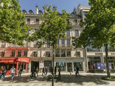 Location Appartement 4 pièces PARIS-8EME-ARRONDISSEMENT 75008
