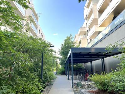 Vente Appartement 3 pièces LYON-8EME-ARRONDISSEMENT 69008