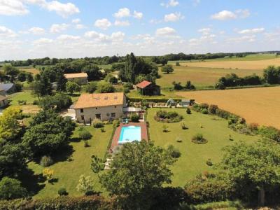 Vente Maison 8 pièces CIVRAY 86400