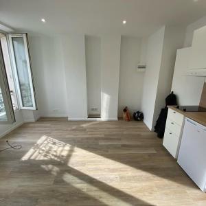 photo For rent Apartment PARIS-10EME-ARRONDISSEMENT 75