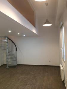 photo For rent Apartment LEVALLOIS-PERRET 92