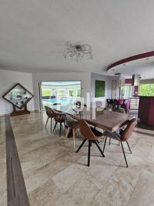 Location Maison 8 pièces MONCHY-BRETON 62127