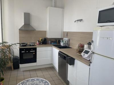 For rent Apartment RIORGES 