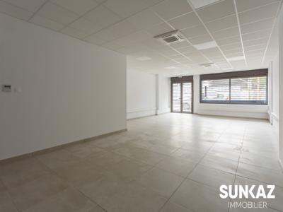 photo For rent Commercial office SAINT-PIERRE 974