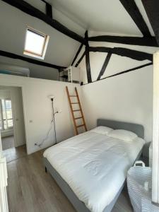 photo For rent Apartment PARIS-10EME-ARRONDISSEMENT 75