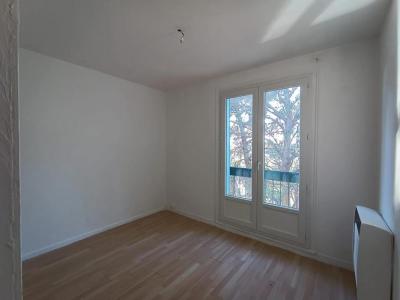 Vente Appartement 3 pièces SORGUES 84700