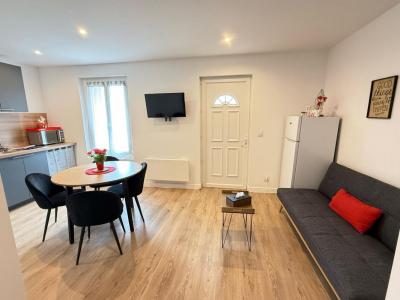 For rent Apartment SAINT-JEAN-LASSEILLE