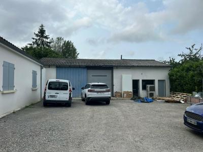 photo For rent Commerce TRESSES 33