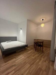 Location Appartement PARIS-18EME-ARRONDISSEMENT  75