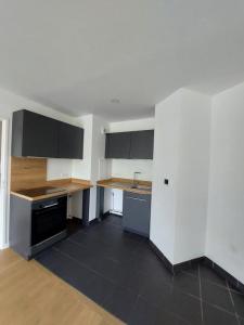 photo For rent Apartment SURESNES 92