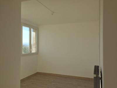 Location Appartement 3 pièces CARPENTRAS 84200