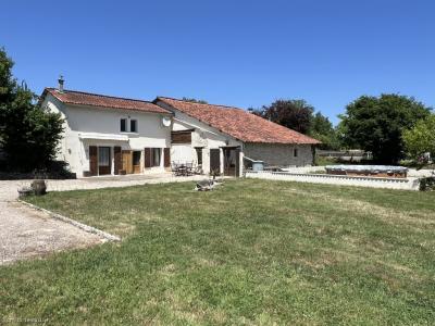 Vente Maison 4 pièces CIVRAY 86400