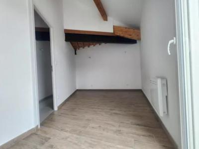 photo For rent Apartment CHAUSSAN 69