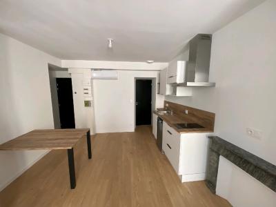 photo For rent Apartment LAVAL 53