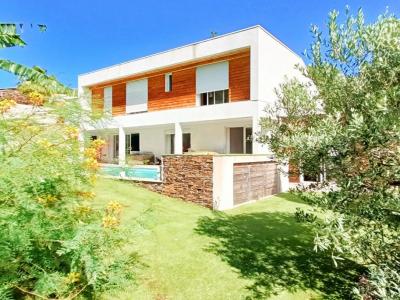 Vente Maison 7 pièces CARQUEIRANNE 83320