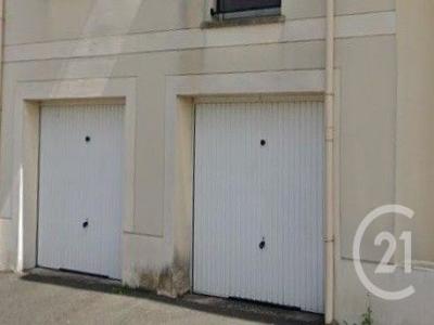 photo For rent Parking PONT-SAINTE-MAXENCE 60