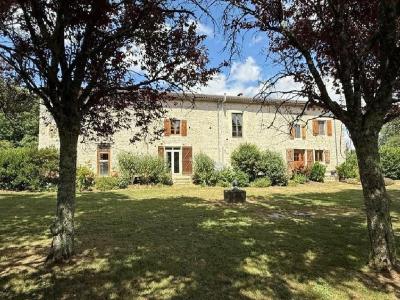 Vente Maison 10 pièces CHATEAU-GARNIER 86350