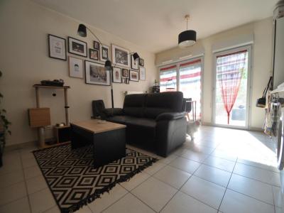 For rent Apartment BRON 