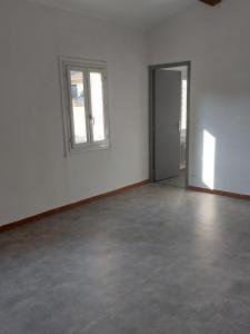 photo For rent Apartment MAZAN 84