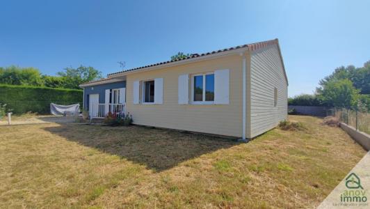 For sale House LUSSAC-LES-CHATEAUX 