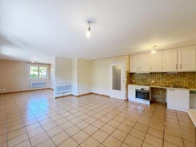 photo For rent Apartment CHAMPEIX 63