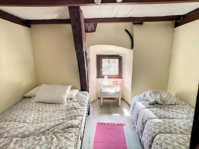 For sale Apartment BESSE-ET-SAINT-ANASTAISE 