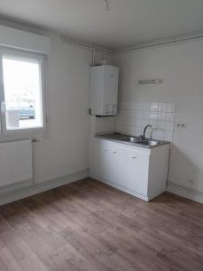 Location Appartement 3 pièces CHANNAY-SUR-LATHAN 37330