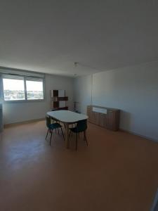 Location Appartement 2 pièces CHAROLLES 71120