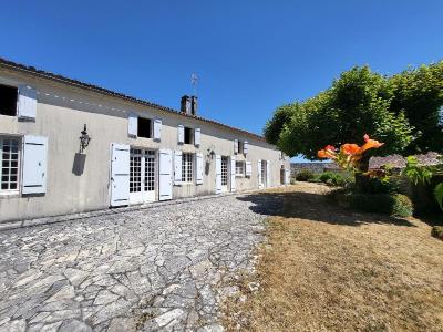 Vente Maison 5 pièces SAINT-HILAIRE-DE-VILLEFRANCHE 17770