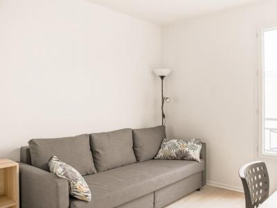 photo For rent Apartment LYON-7EME-ARRONDISSEMENT 69