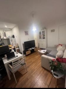 Location Appartement 2 pièces PARIS-15EME-ARRONDISSEMENT 75015