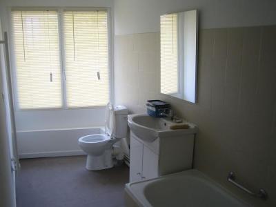 photo For rent Apartment SAINT-ANDRE-DE-CUBZAC 33