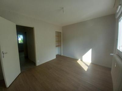 For rent Apartment MARCIGNY 