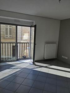 photo For rent Apartment BORDEAUX 33