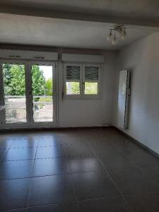 photo For rent Apartment PESSAC 33