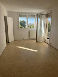 For rent Apartment NIMES  30