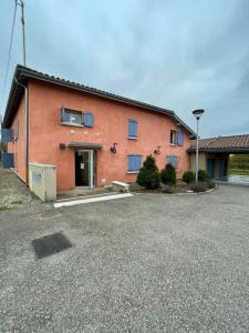 Location Appartement MEZERIAT 