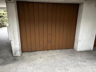 photo For rent Parking MARIGNANE 13