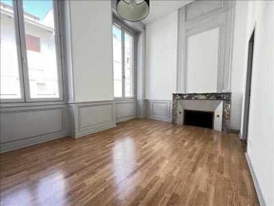 Location Appartement 5 pièces BORDEAUX 33000