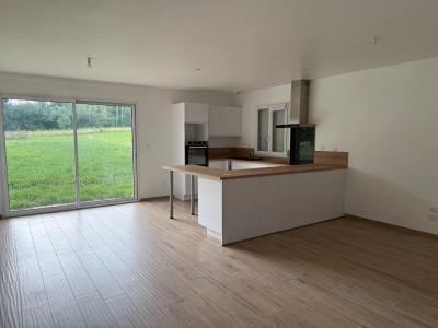 photo For rent House MONTFAUCON 02