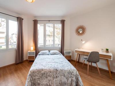 Location Appartement TOULON  83