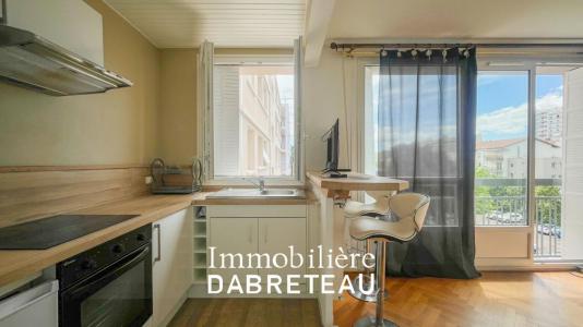 photo For rent Apartment LYON-3EME-ARRONDISSEMENT 69