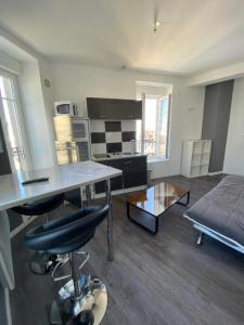 photo For rent Apartment BORDEAUX 33