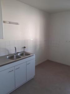 photo For rent Apartment CHATEAU-RENAULT 37