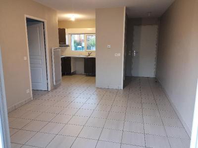 Location Appartement SAINT-JEAN-D'ILLAC  33