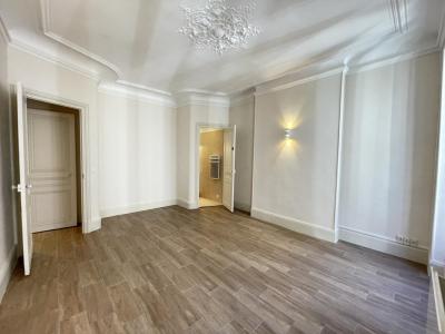Location Appartement 4 pièces MARSEILLE-2EME-ARRONDISSEMENT 13002